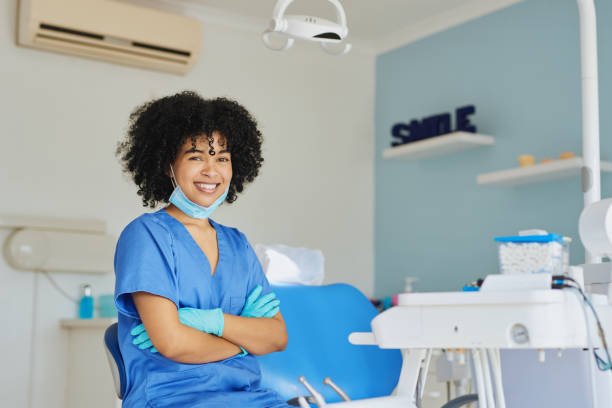 Dentist in dental practice — malpractice insurance for associate dentists