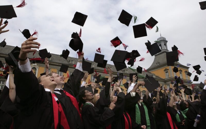 Dental school graduation — what insurance does a new dentist need